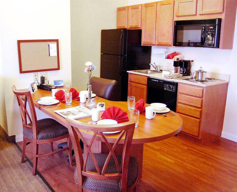 Candlewood Suites Jefferson City Room photo