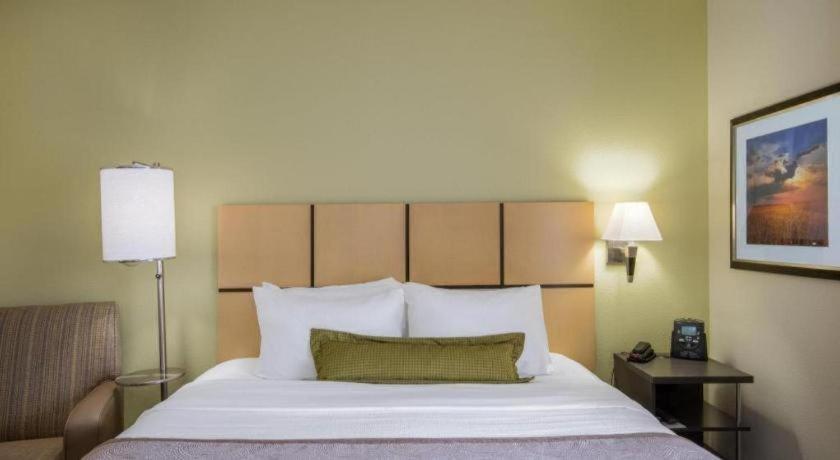 Candlewood Suites Jefferson City Exterior photo