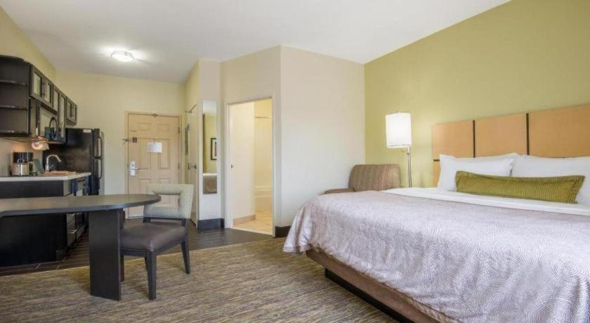 Candlewood Suites Jefferson City Exterior photo